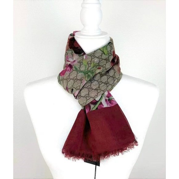 Gucci Floral Patterned Scarf in Red and Green - Picture 4 of 13